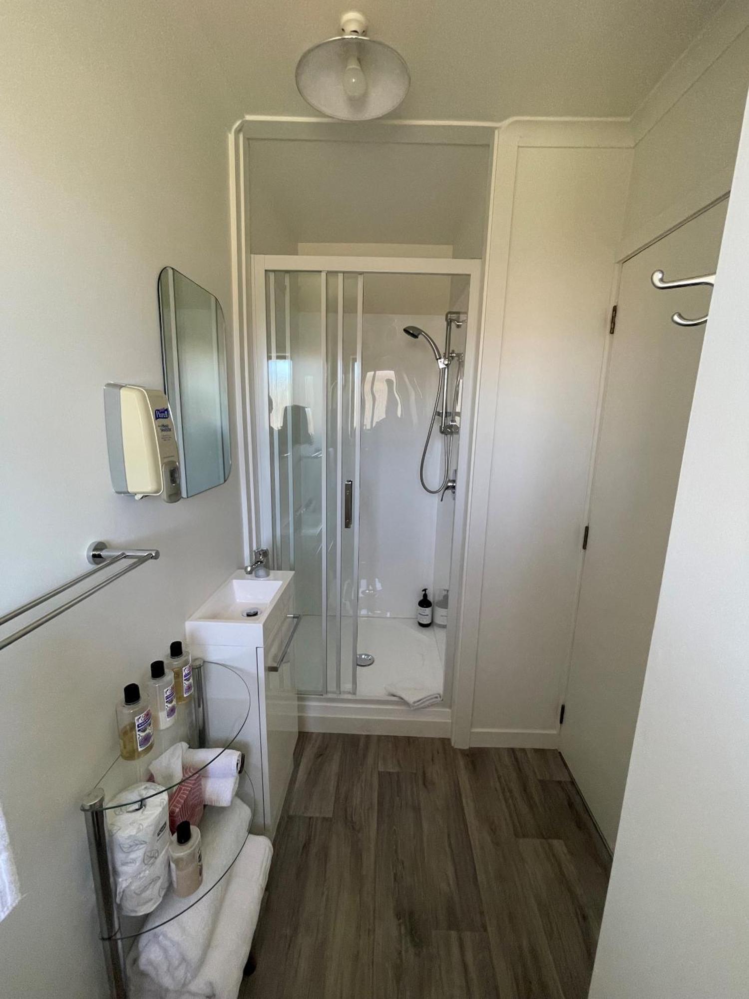 ביאנהיים Colonial Motel מראה חיצוני תמונה