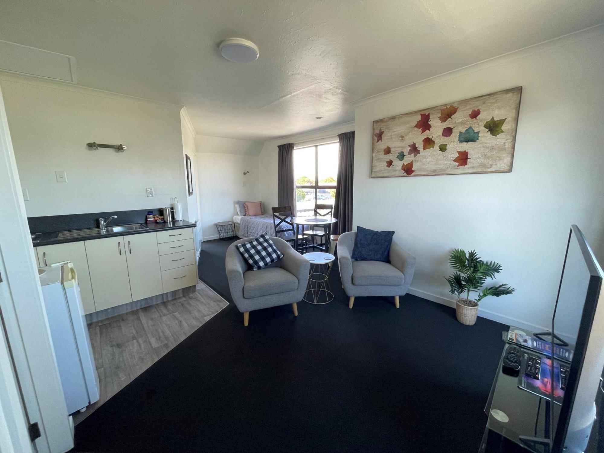 ביאנהיים Colonial Motel מראה חיצוני תמונה