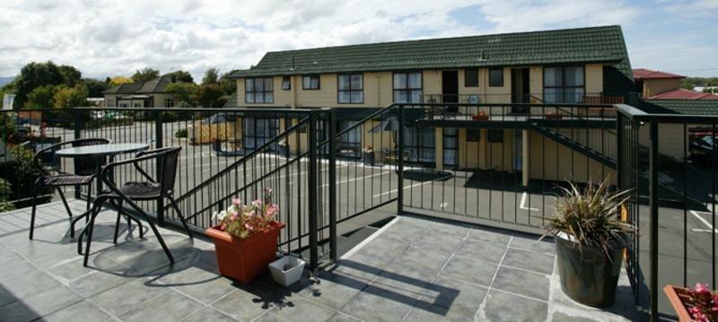 ביאנהיים Colonial Motel מראה חיצוני תמונה