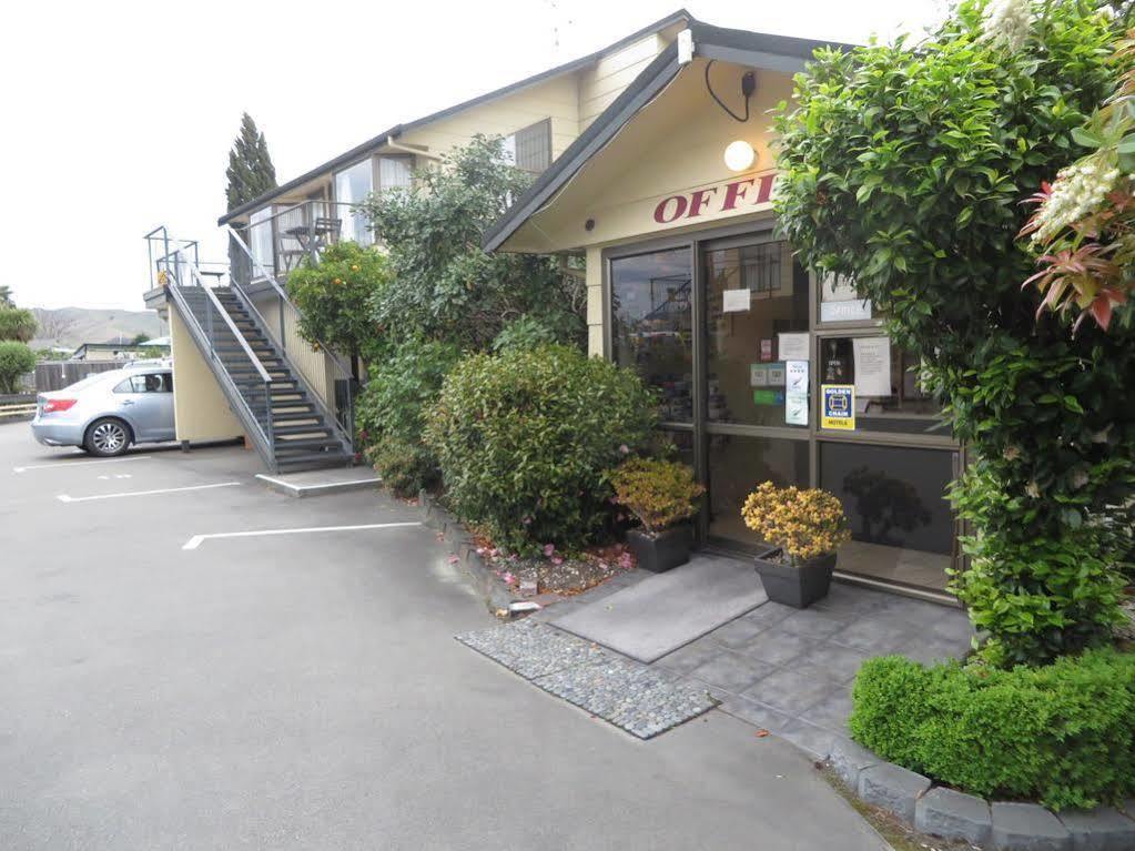 ביאנהיים Colonial Motel מראה חיצוני תמונה